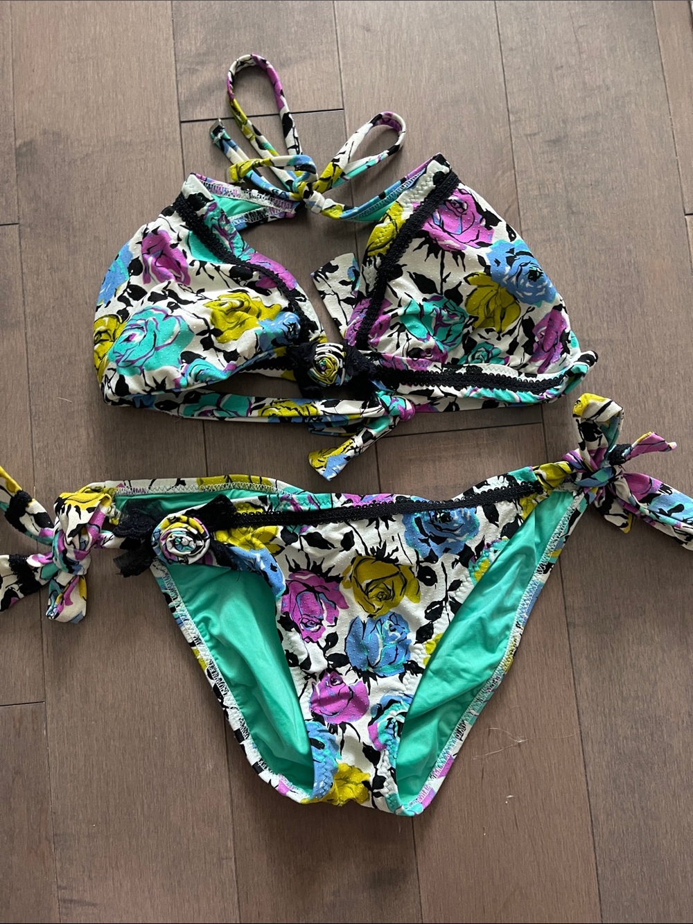 Betsey Johnson Floral Multicolor Bikini Set - Aqua Lining